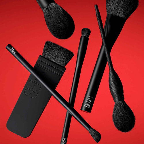 Lifestyle image of Nars #21 Small Eyeshadow Brush