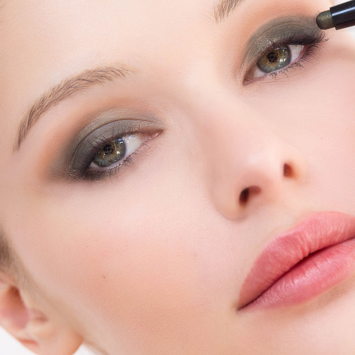 Model image of Trish McEvoy 24 Hour Eye Shadow & Liner variant: Smokey Green