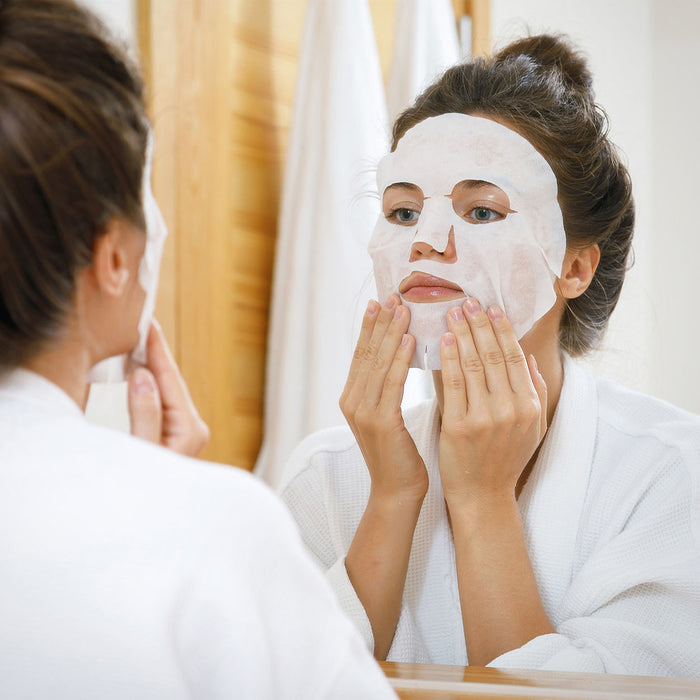 Model image of Lune+Aster 5 Minute Rescue Mask Detox