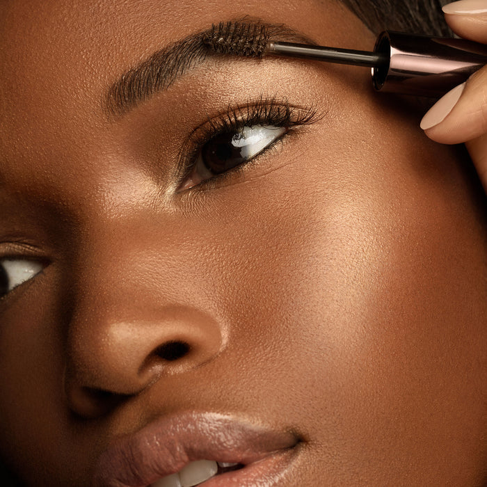 Model image of Hourglass Arch Brow Volumizing Fiber Gel variant: Blonde