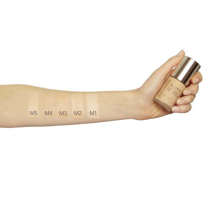 Model image of Jane Iredale Beyond Matte Liquid Foundation variant: M1