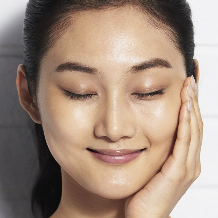 Model image of Kiehl's Since 1851 Calendula Serum-Infused Water Cream variant: 3.4 fl oz | 100 ml