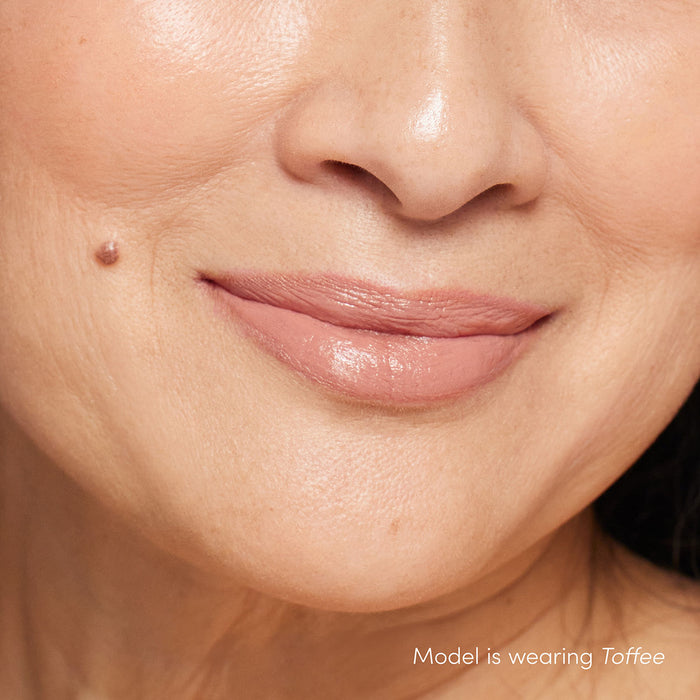 Model image of Jane Iredale ColorLuxe Hydrating Cream Lipstick variant: Toffee