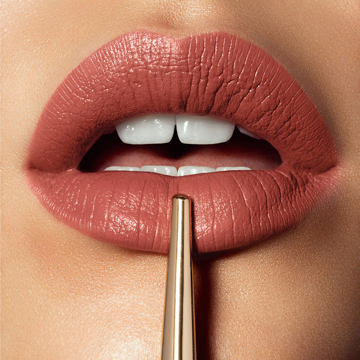 Model image of Hourglass Confession Ultra Slim High Intensity Lipstick Refill variant: I'M LOOKING