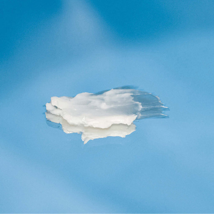 Lifestyle image of R+Co Control Flexible Paste