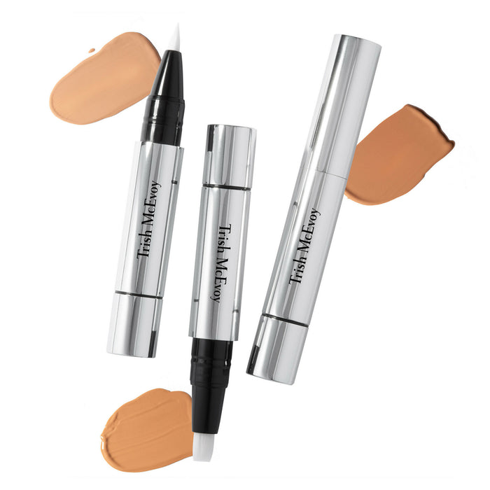 Lifestyle image of Trish McEvoy Correct and Brighten Shadow Eraser variant: 3