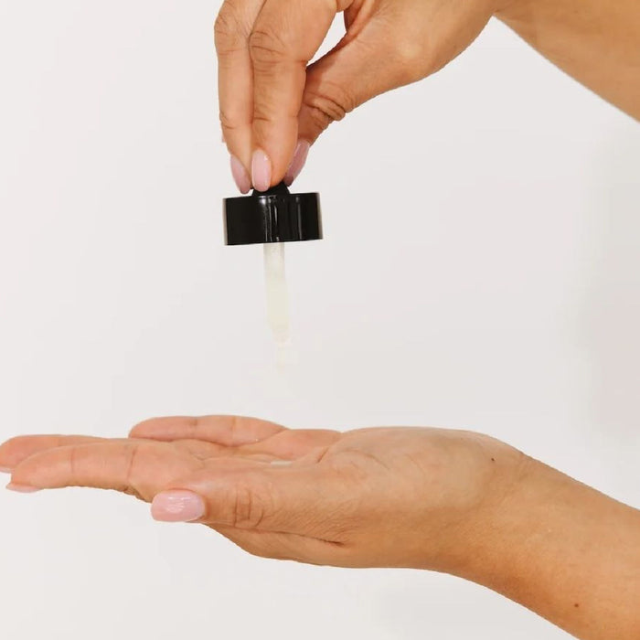 Lifestyle image of Dr. Few DermaReverse