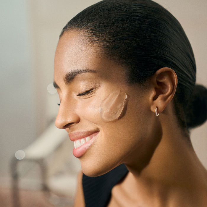 Model image of Natura Bissé Diamond Luminous Rich Luxury Cleanse