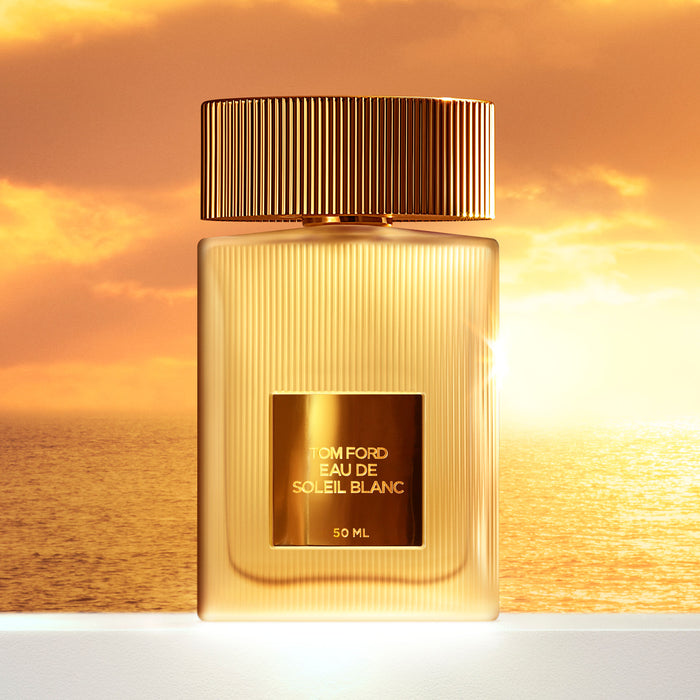 Model image of Tom Ford Eau de Soleil Blanc Eau de Toilette variant: 1.7 fl oz