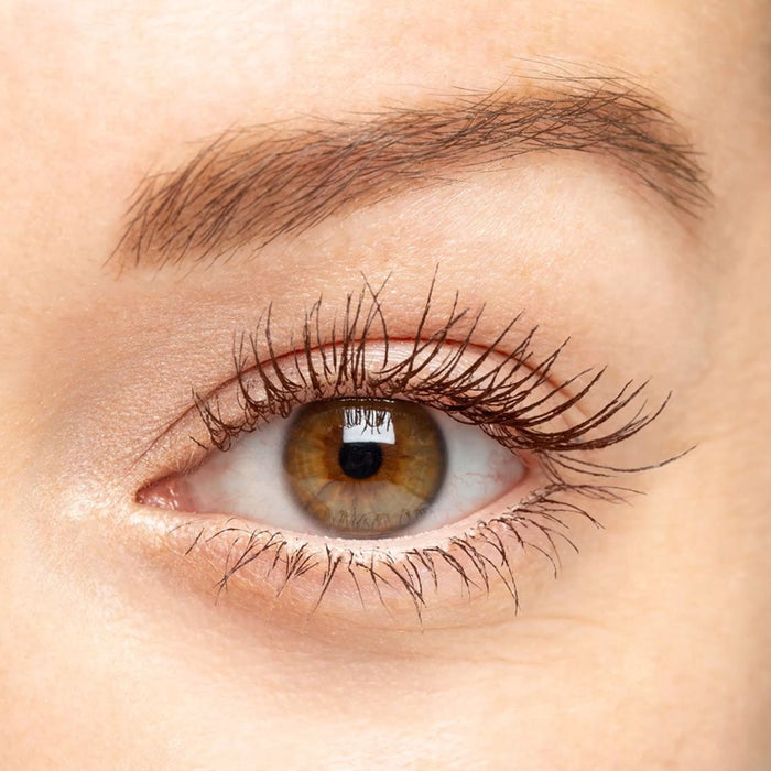Before and after results of using Lune+Aster Eclipse Volumizing and Curling Mascara variant: Brown