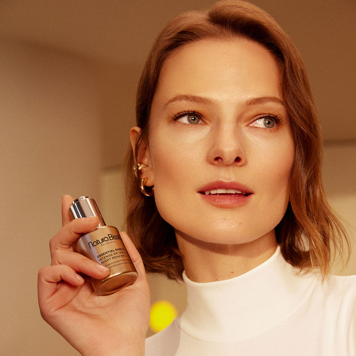 Model image of Natura Bissé Essential Shock Intense Retinol Night Renewal