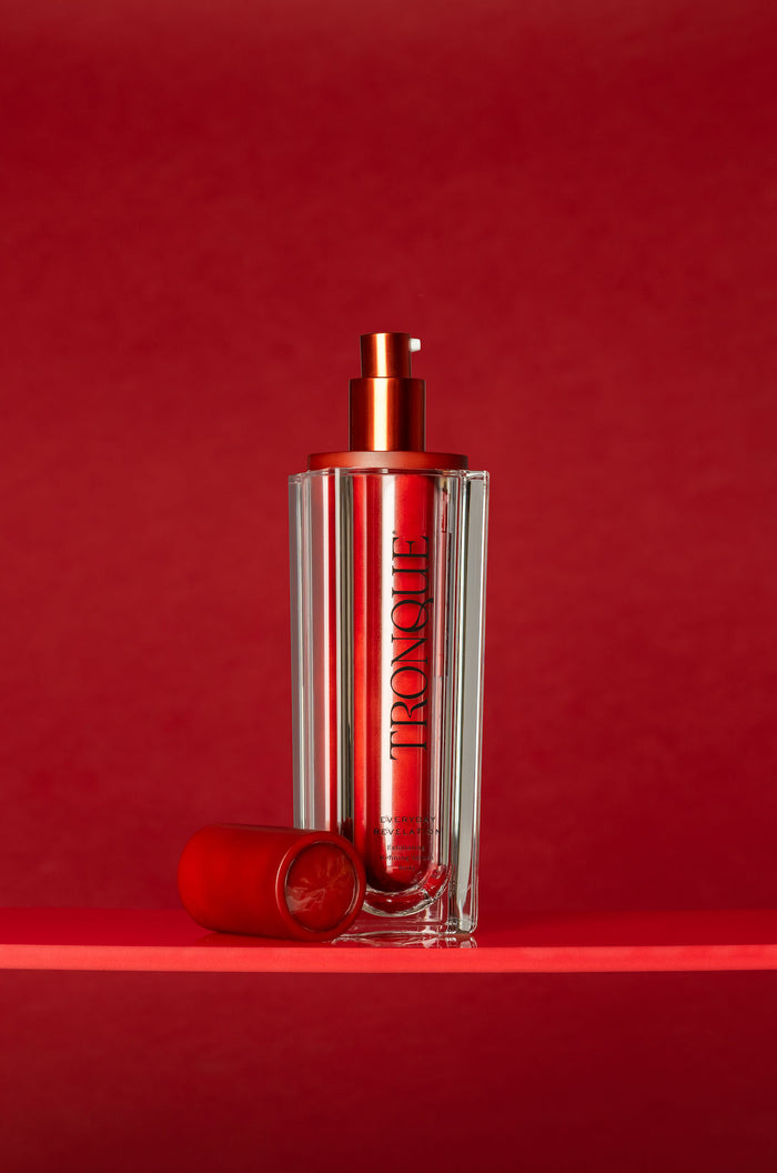 Image of an open Tronque Exfoliating Refining Body Serum
