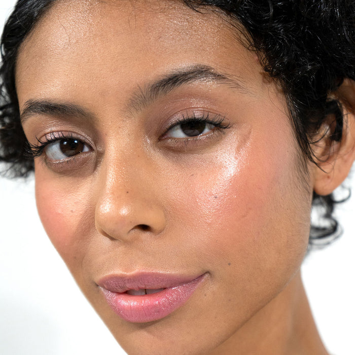 Model image of Neen Going Rouge Cream Cheek and Lip variant: Shake
