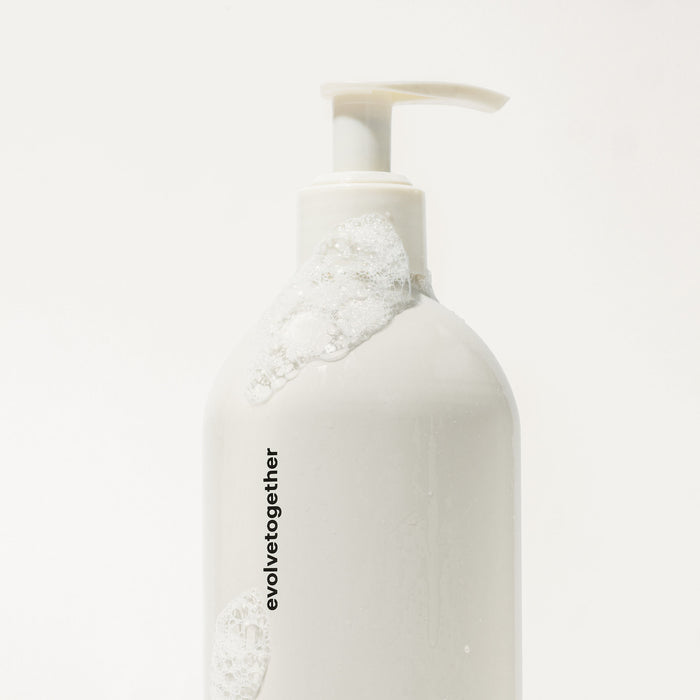 Lifestyle image of Evolvetogether Havana Nutrient Rich Body Cleanser