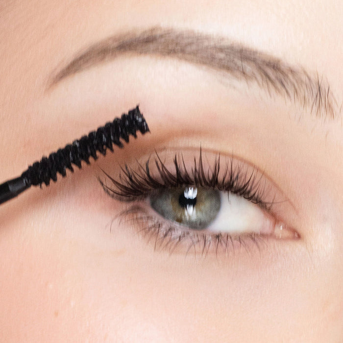 Model image of Trish McEvoy High Volume Tubular Mascara Jet Black variant: Default Title