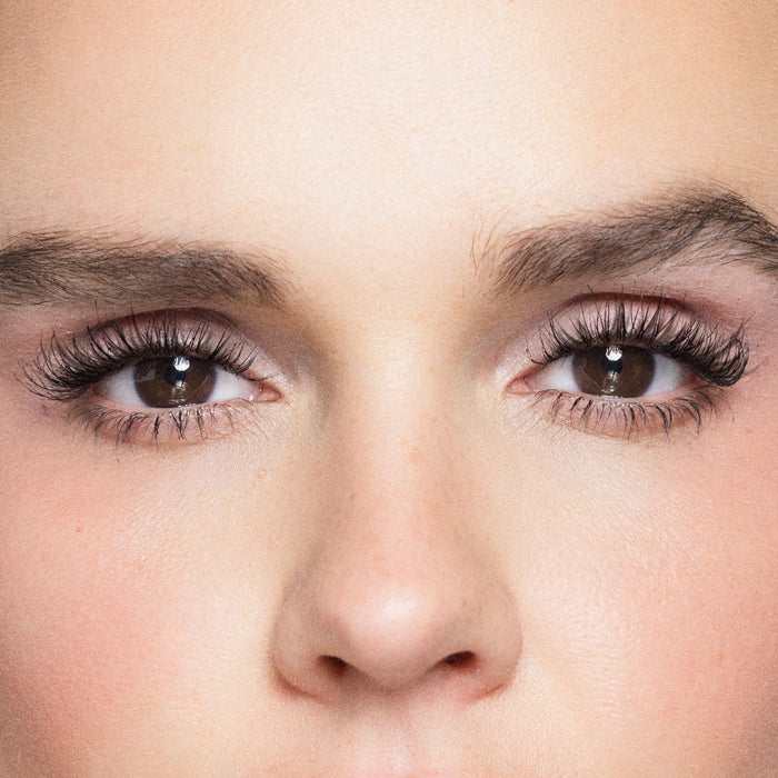 Model image of Trish McEvoy High Volume Tubular Mascara Jet Black variant: Default Title