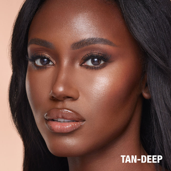Model image of Charlotte Tilbury  Hollywood Contour Wand variant: Tan-Deep
