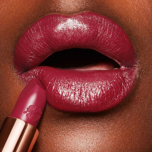 Model image of Charlotte Tilbury Amazing Amal variant: Amazing Amal