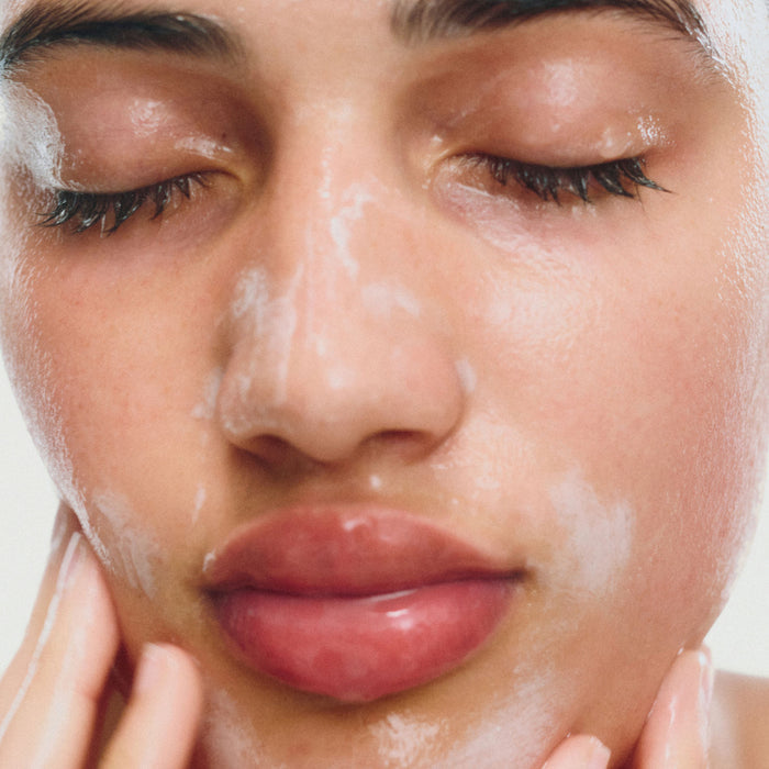 Model image of Emma Lewisham Illuminating Oil Face Cleanser