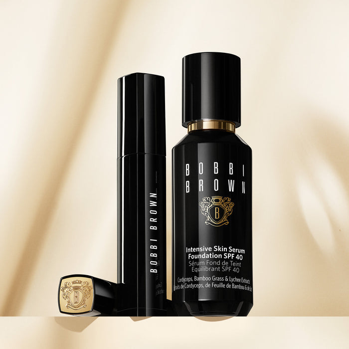Lifestyle image of Bobbi Brown Intensive Skin Serum Concealer variant: Chestnut