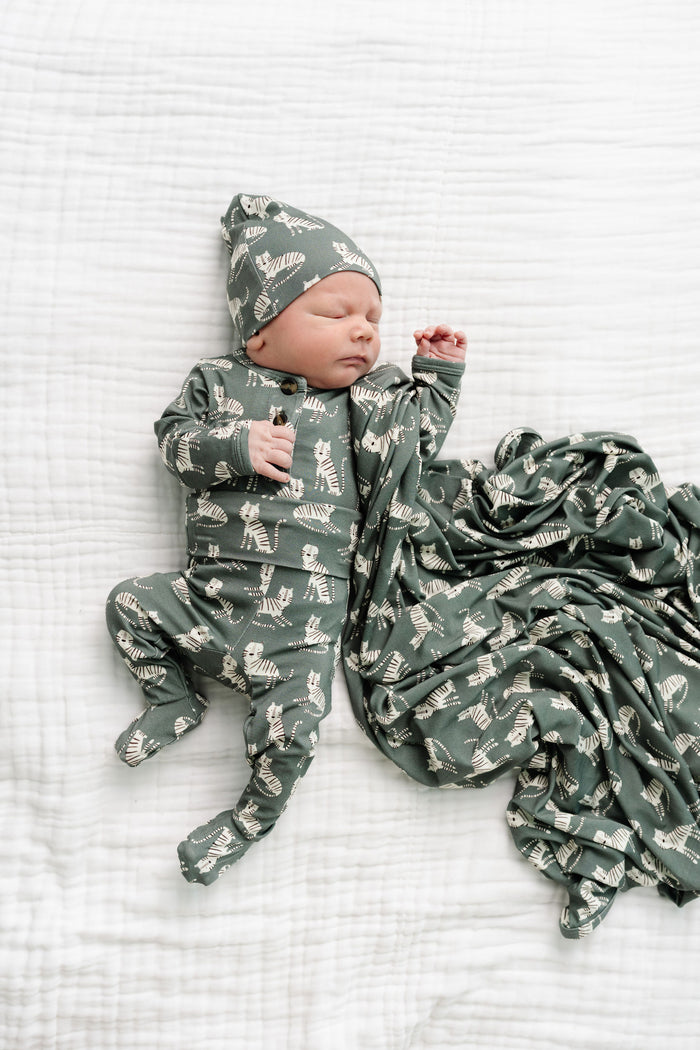 Kai Newborn Hat Bundle + Top + Bottoms