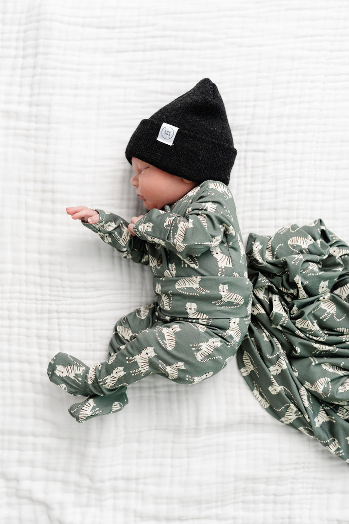 Kai Newborn Hat Bundle + Top + Bottoms