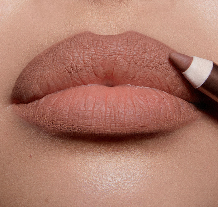 Model image of Charlotte Tilbury Lip Cheat variant: Iconic Nude