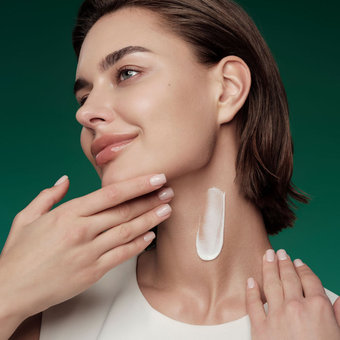 Model image of RéVive Lissant Line-Smoothing Neck Night Cream