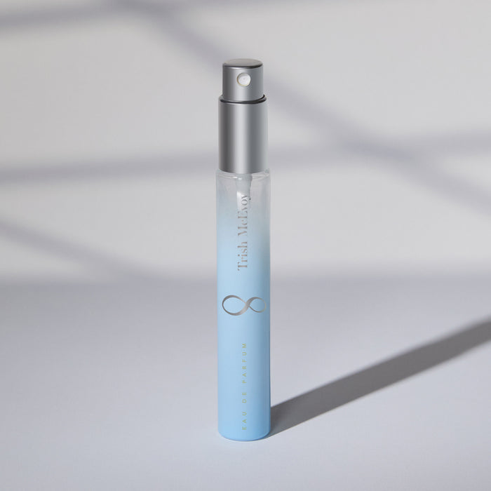 Lifestyle image of  Nº 8 Eau de Parfum Pen Spray variant: 0.2 oz