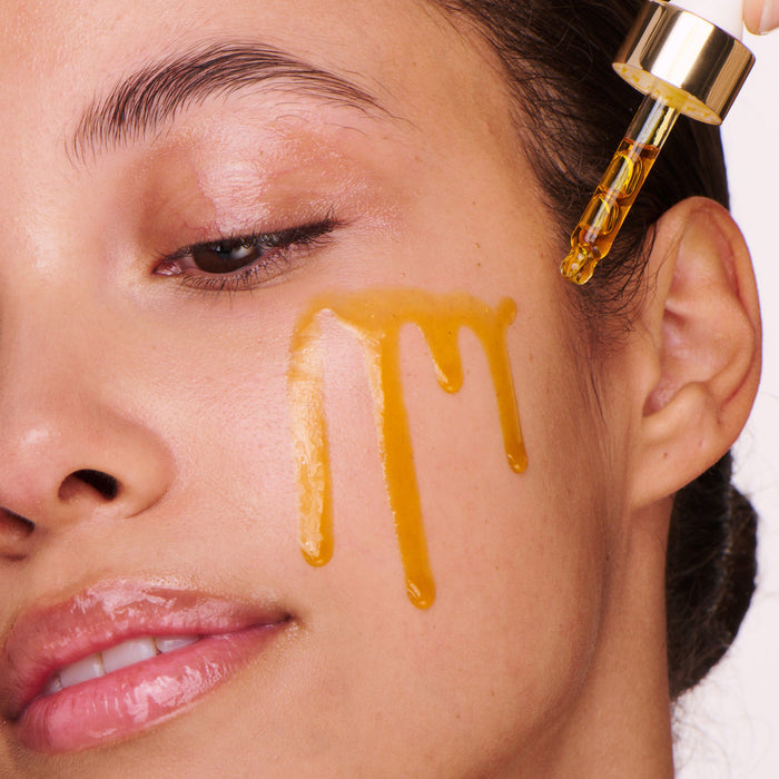 Model image of Ogee Natural Retinol Retinal 1% Elixir