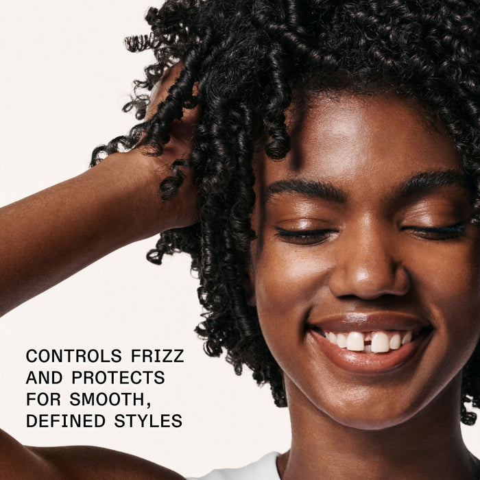 Model image of Olaplex No. 6 Bond Smoother
