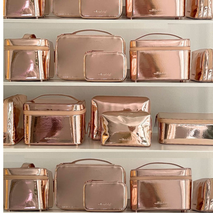 Lifestyle image of Wellinsulated Performance Beauty Case variant: Rose Gold