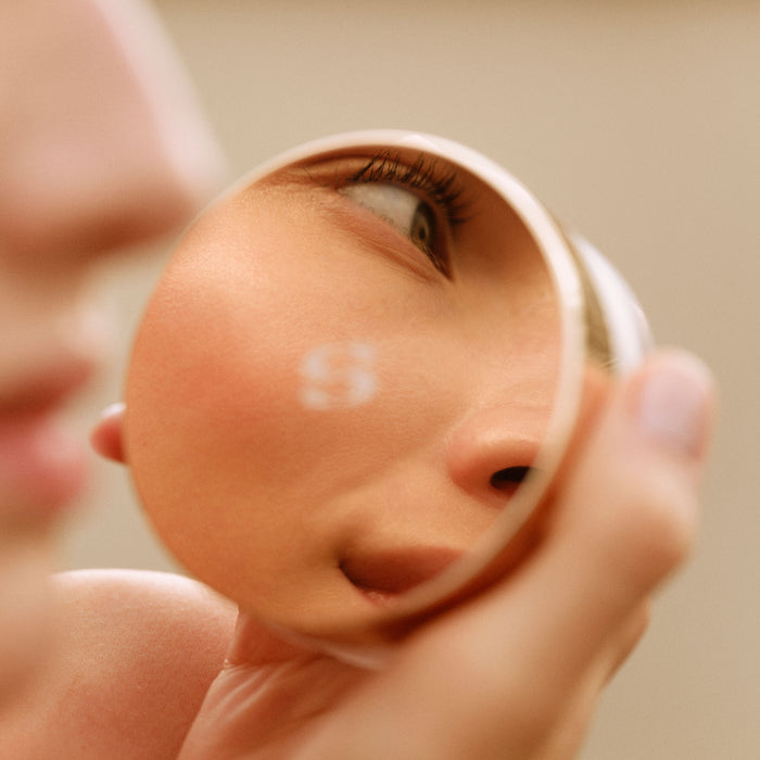 Model image of Sisley Paris Phyto-Teint Poudre Libre variant: 3 Rosy