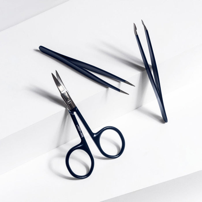 Lifestyle image of Lune+Aster Point Tweezer