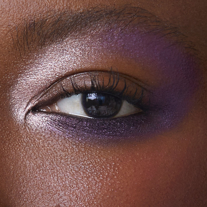 Model image of Neen Pretty Shady Pressed Pigment Trio variant: Cloud