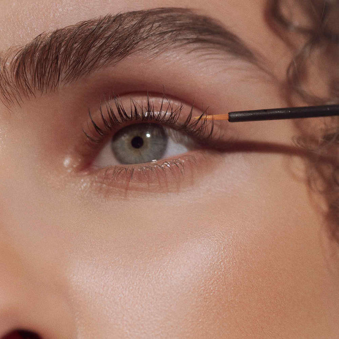 Model image of RevitaLash Revitalash Advanced Eyelash Conditioner Sensitive