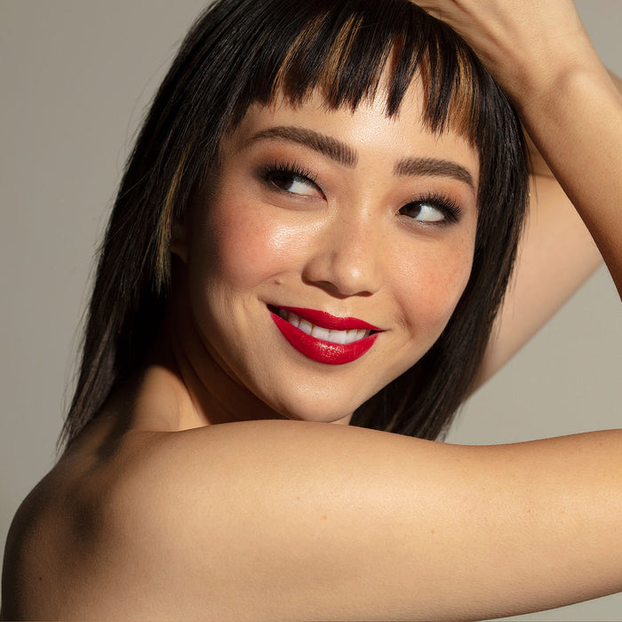 Model image of Valde Ritual Lipstick Refill variant: Power