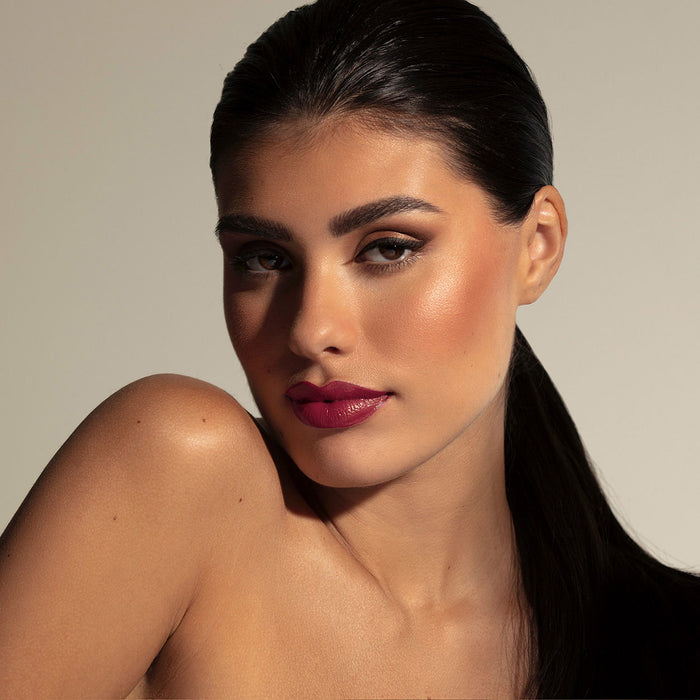 Model image of Valde Ritual Lipstick Refill variant: Power