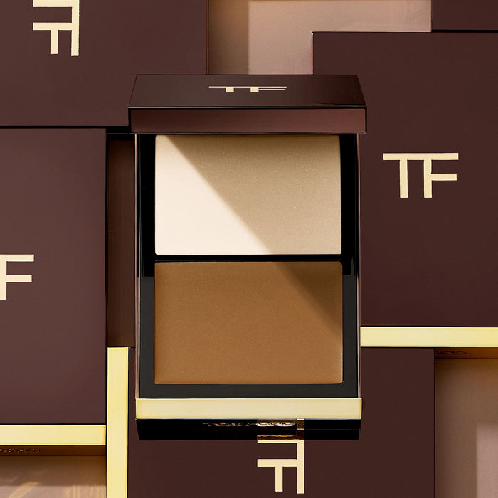 Lifestyle image of Tom Ford Shade and Illuminate Contour Duo variant: Intensity 1.0