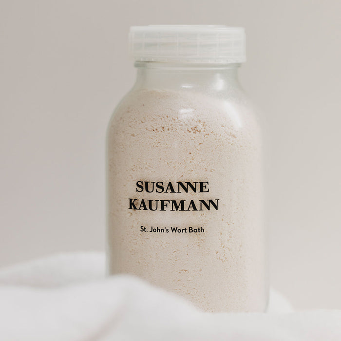 Lifestyle image of Susanne Kaufmann St. John's Wort Bath