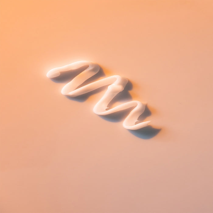 Swatch image of R+Co Sun Catcher Power C Styling Butter