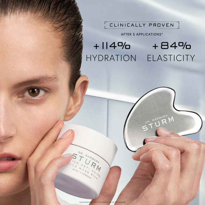 Lifestyle image of Dr. Barbara Sturm Super Anti-Aging Face Mask Rich