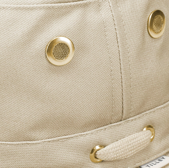 #colour_khaki