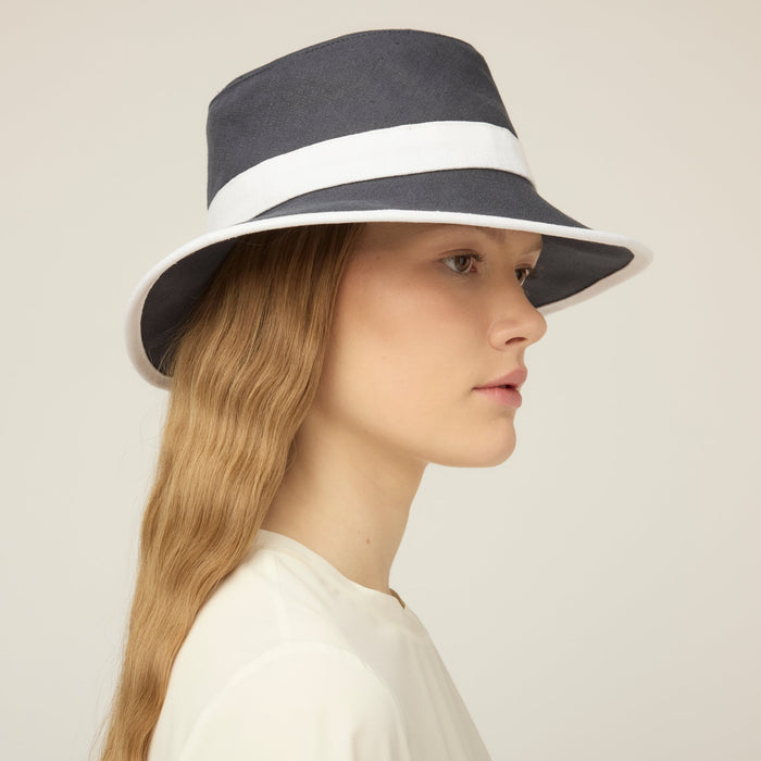 #colour_navy-white