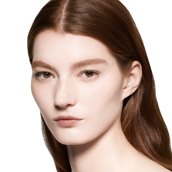 Model image of Victoria Beckham Beauty The Foundation Drops variant: 0 Fair Light - Very Fair Light With Cool Undertones