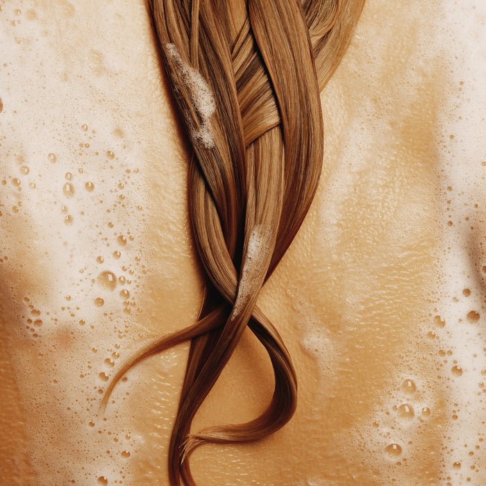 Model image of Augustinus Bader The Rich Shampoo