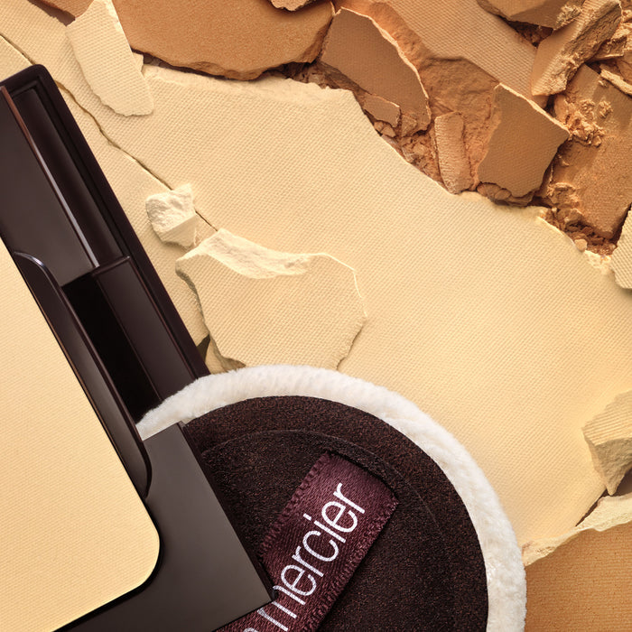 Lifestyle image of Laura Mercier Translucent Pressed Setting Powder variant: Translucent