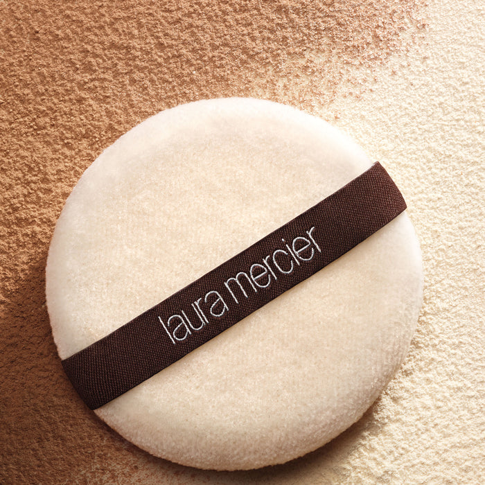 Lifestyle image of Laura Mercier Translucent Pressed Setting Powder variant: Translucent